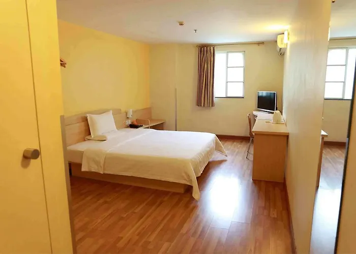 7Days Inn Urumqi Yan An Road Branch